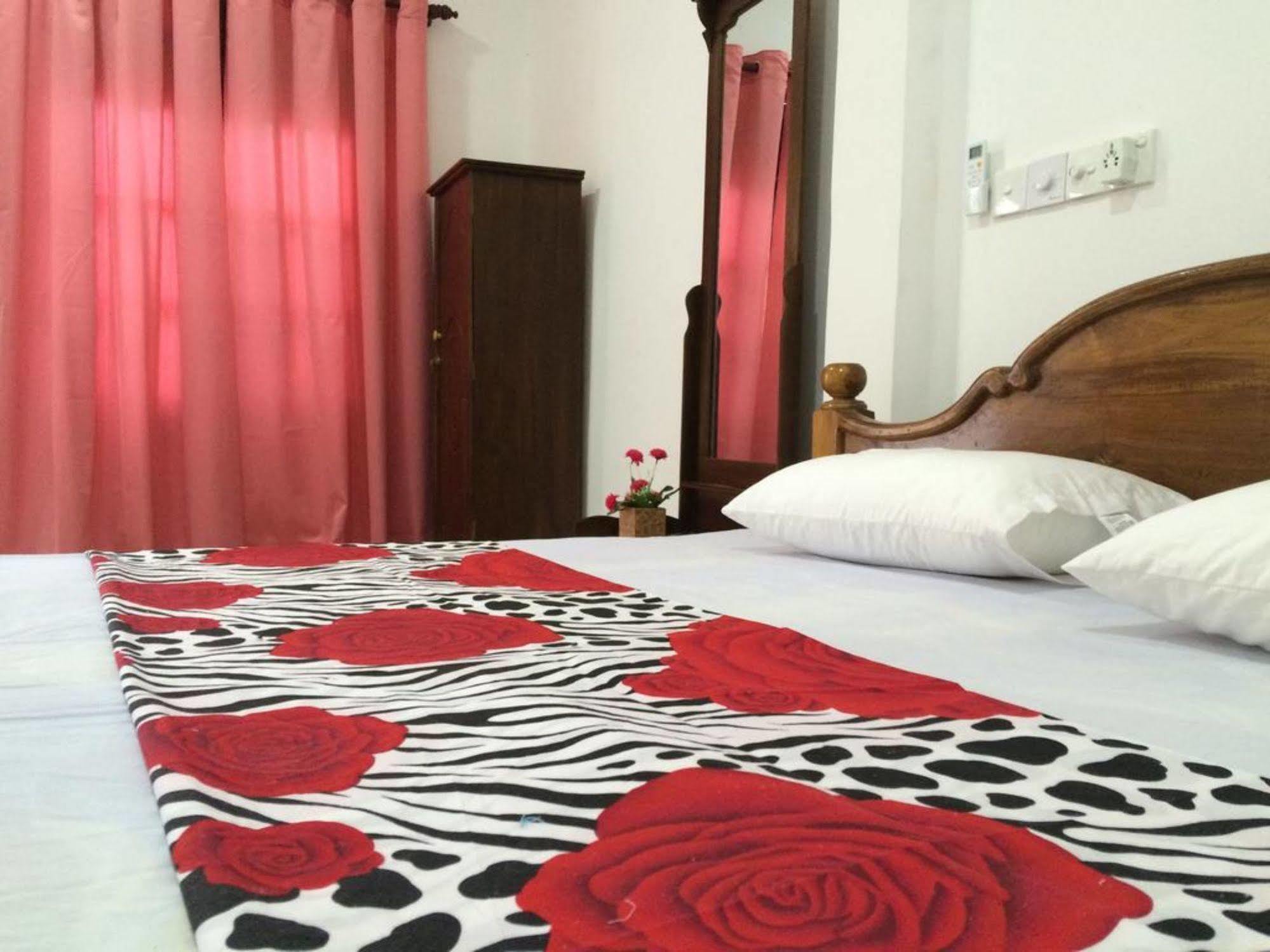 Sun Rest Mirissa Hotel Banduramulla Bagian luar foto