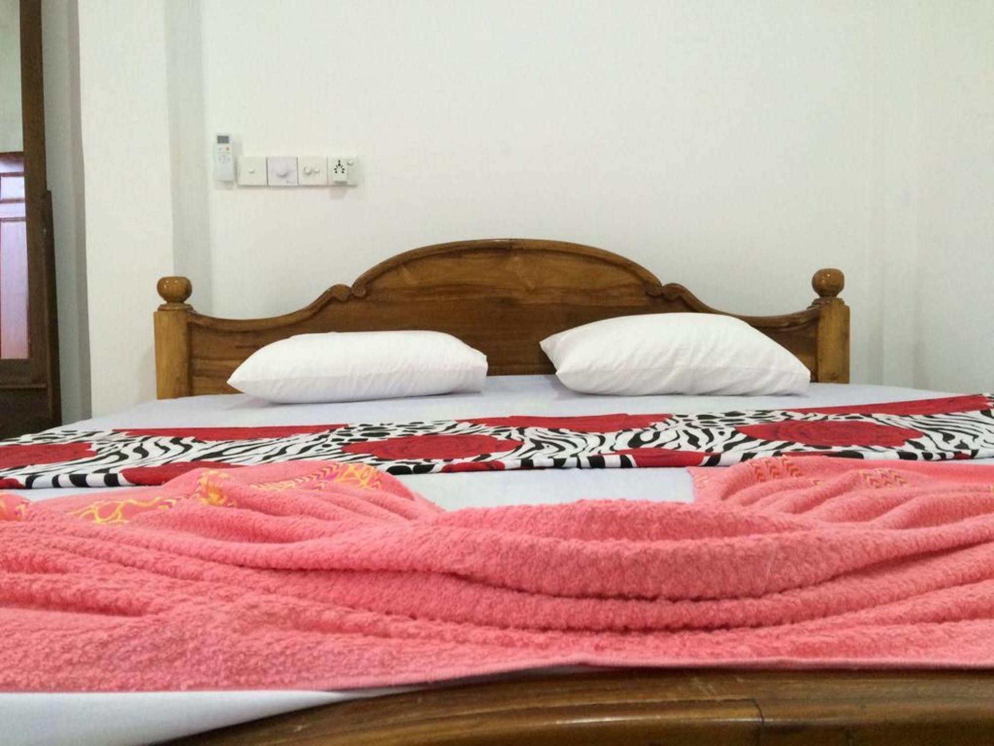 Sun Rest Mirissa Hotel Banduramulla Bagian luar foto