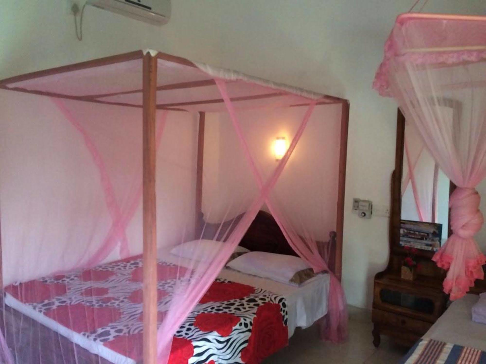Sun Rest Mirissa Hotel Banduramulla Bagian luar foto